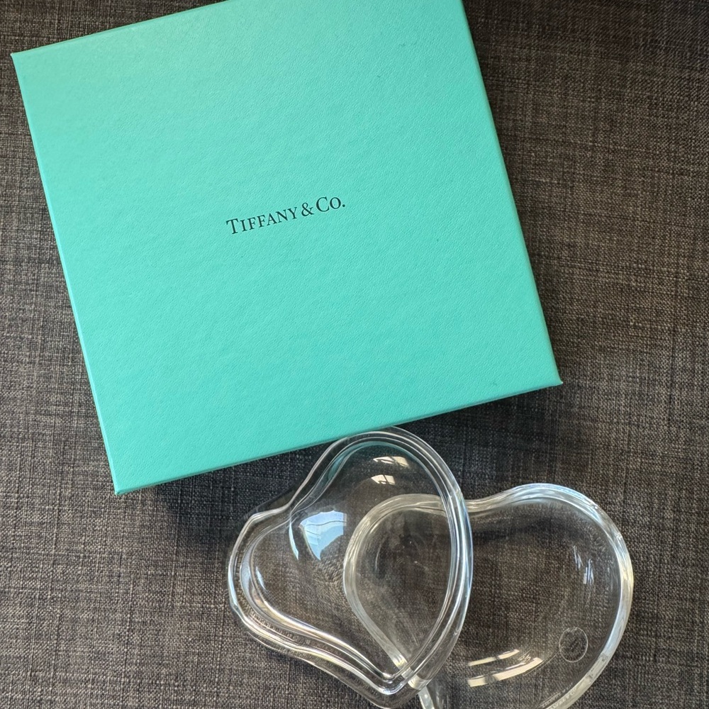 New! Tiffany & Co glass heart box - Picture 3 of 5